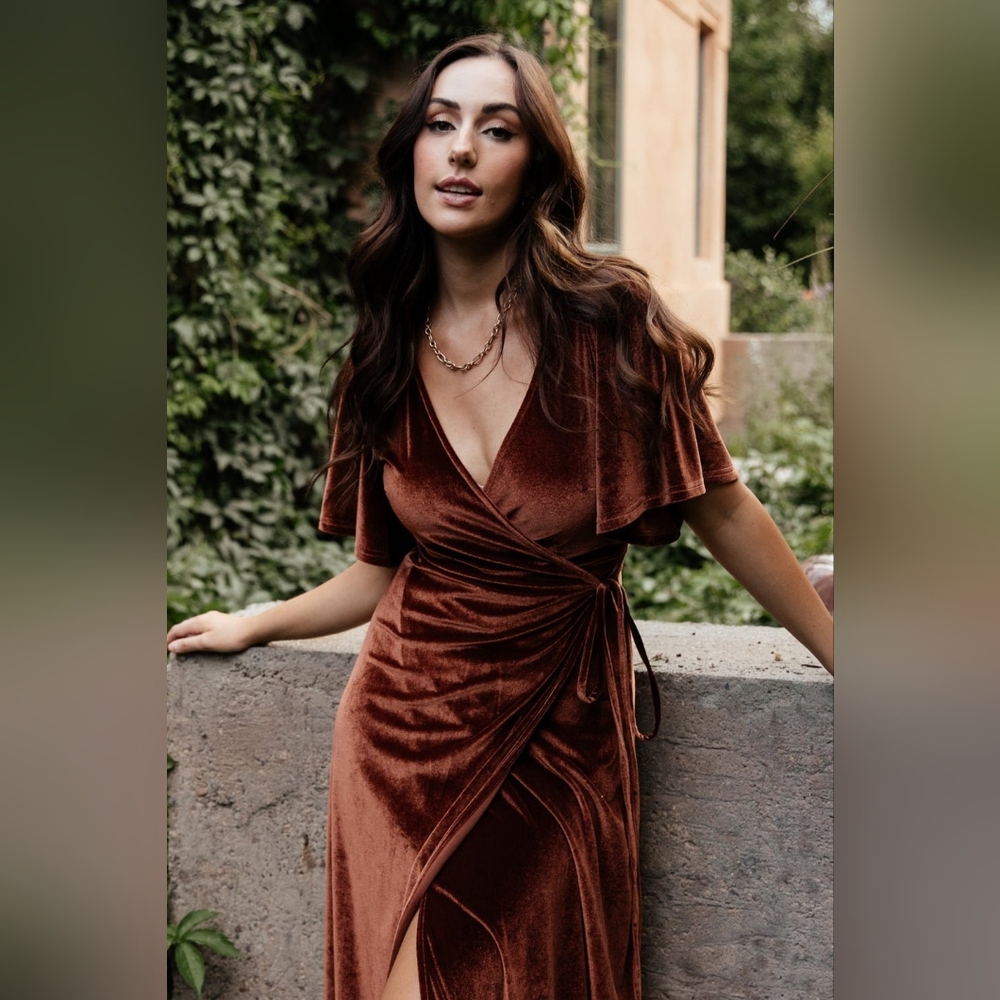 BALTIC BORN Meghan Velvet Wrap Maxi Dress Bronze Medium NWT - Picture 2 of 12